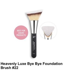 It cosmetics heavenly luxe byebye foundation brush
